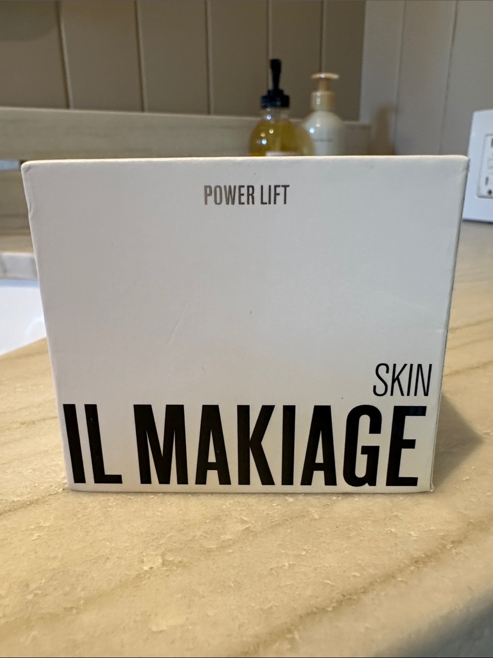 Il Makiage Power Lift Plumping Cream